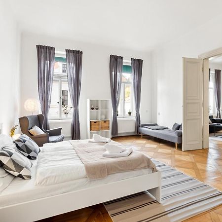 Prague Hotel Apartments Екстериор снимка